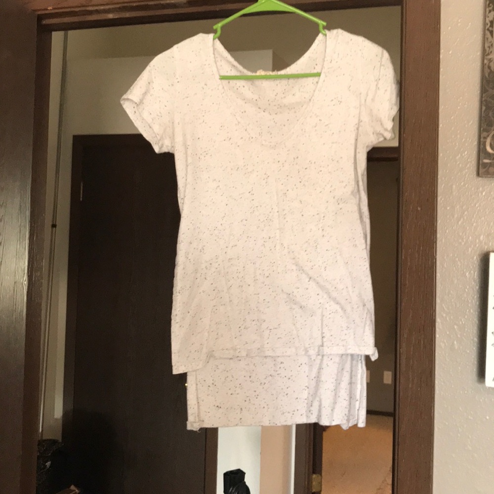 Speckled high low v neck